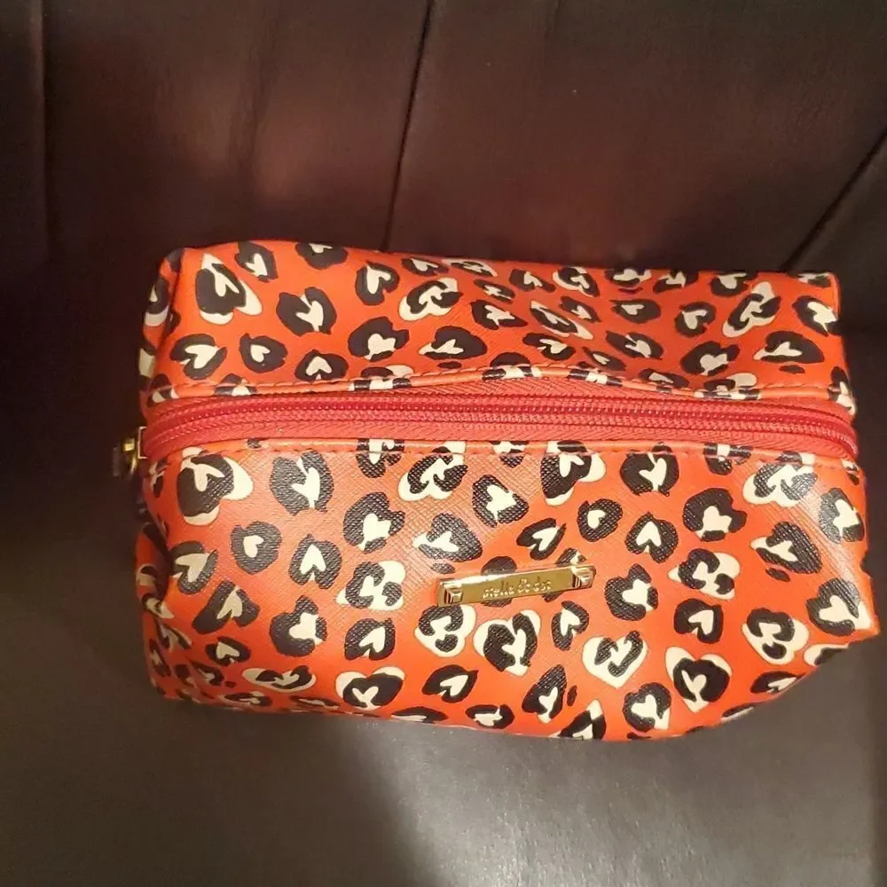 STELLA & DOT Leopard Heart Makeup Pouch‎